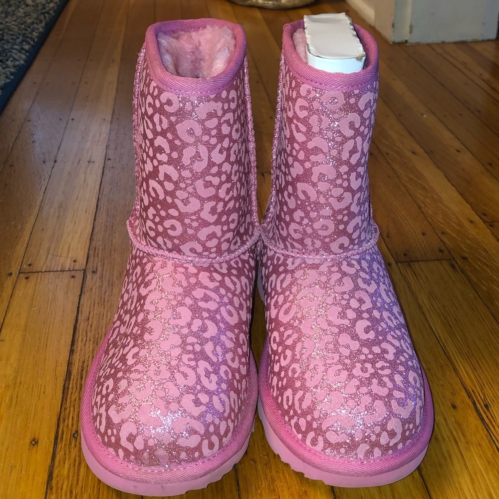 Kids Ugg boots size 5 - Picture 3 of 8